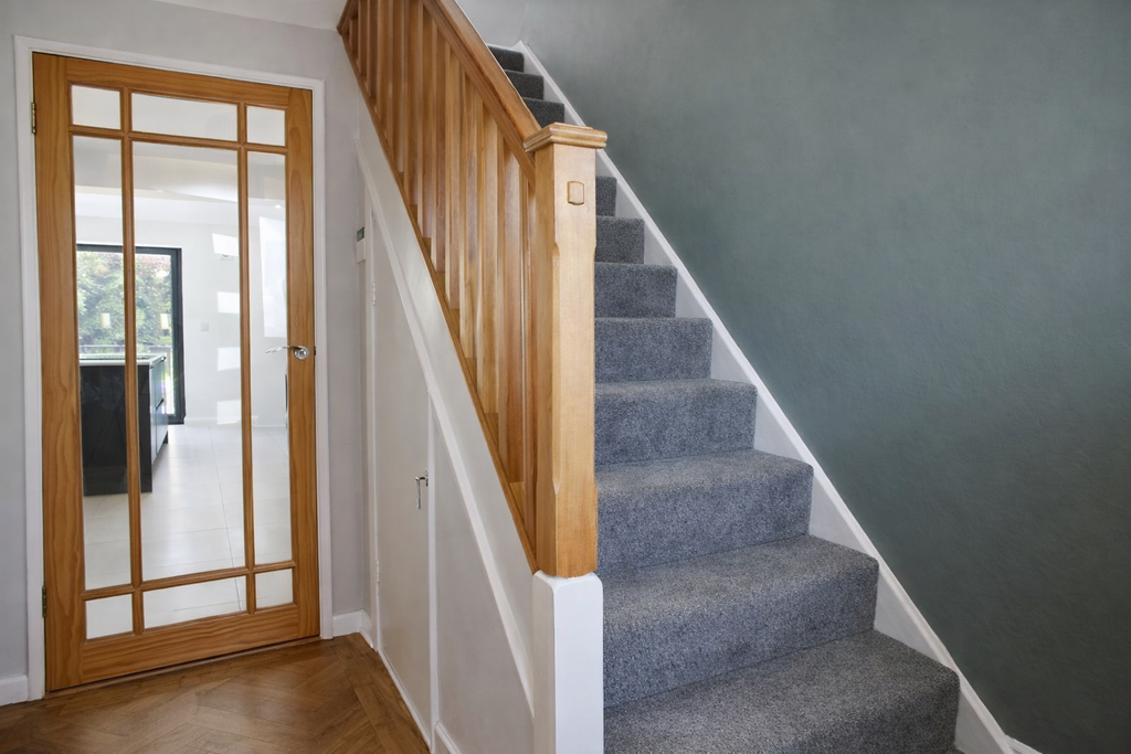 Property photo 2 of 28