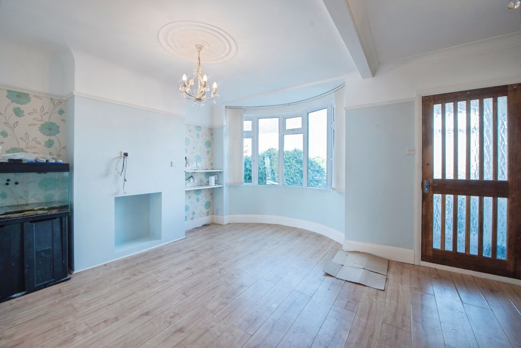 Property photo 3 of 13 Pbox-Img.Jpg