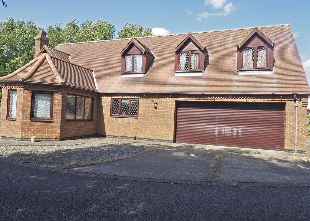 Property photo 2 of 34 Picture No. 58