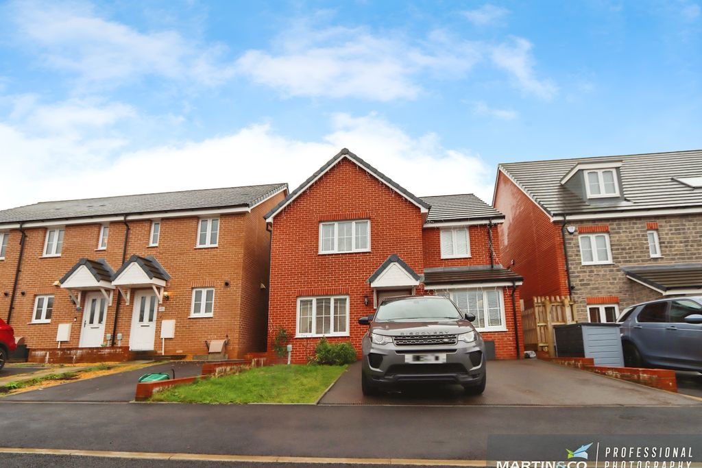 Property photo 1 of 31