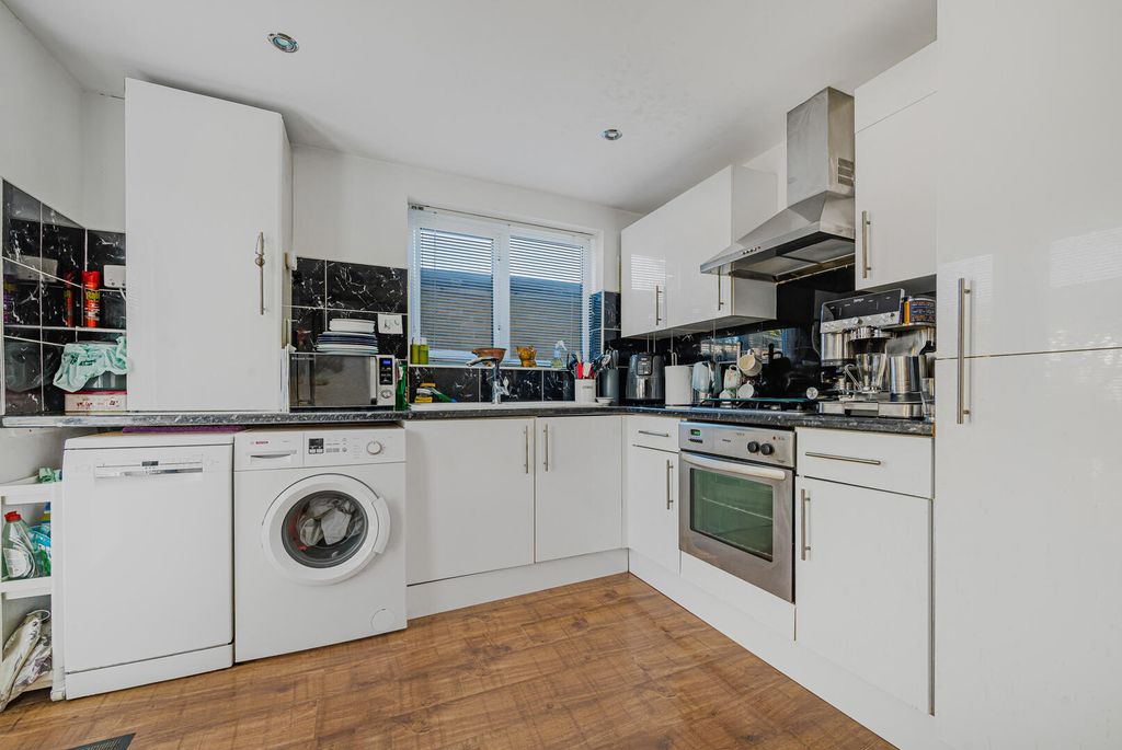 Property photo 2 of 15 Kitchen