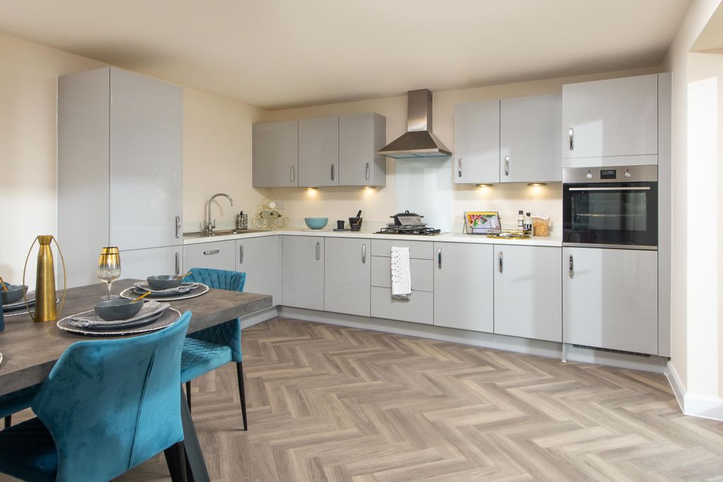 Property photo 3 of 10 Ashburton Kitchen