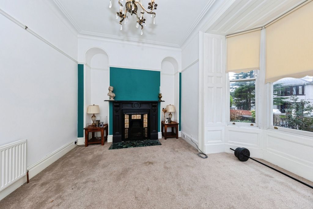 Property photo 3 of 32 Pbox-Img.Jpg