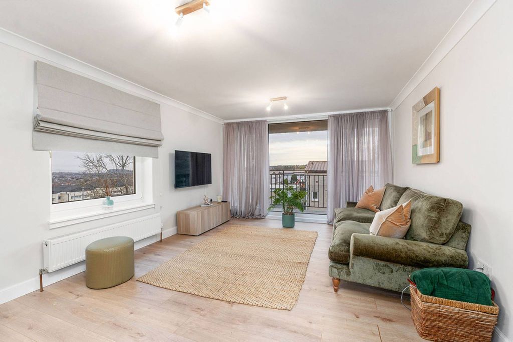 Property photo 2 of 22