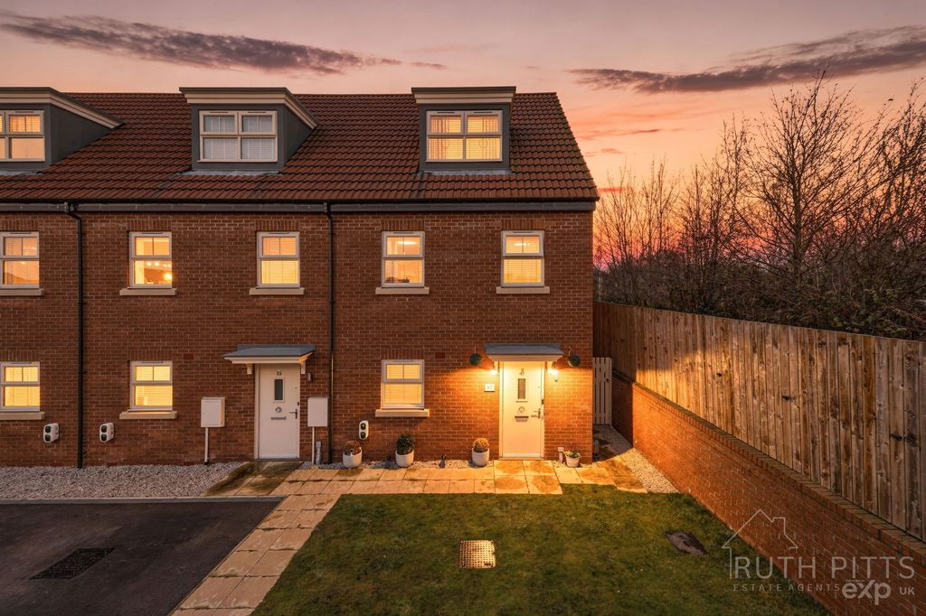 Property photo 3 of 27