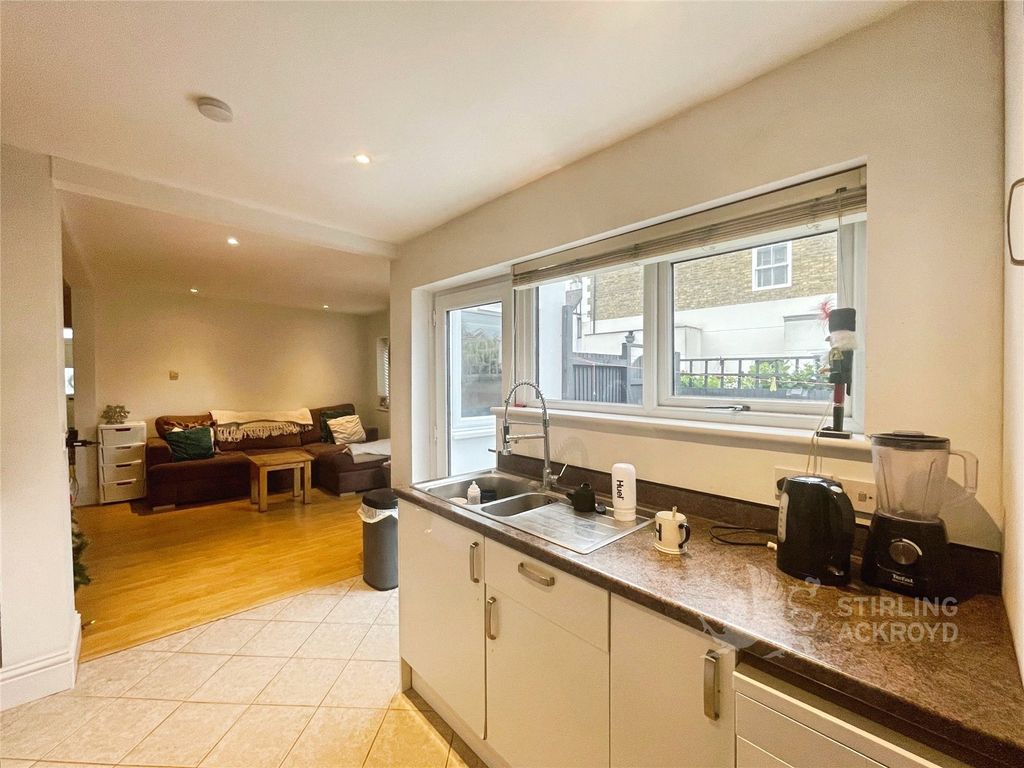 Property photo 2 of 12 Reception/Kitchen