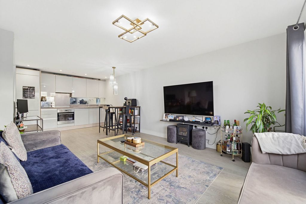 Property photo 3 of 14