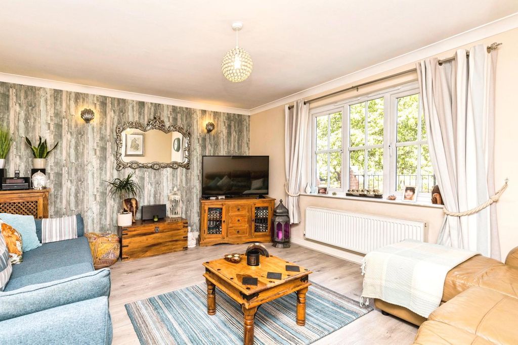 Property photo 2 of 20 Pbox-Img.Jpg