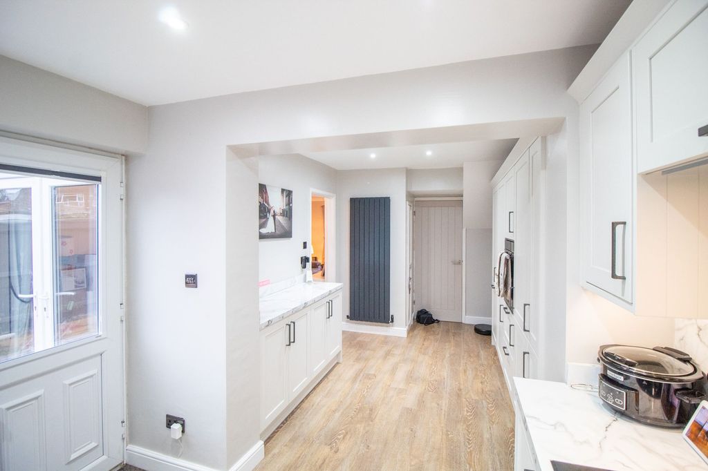 Property photo 2 of 13 Kitchen