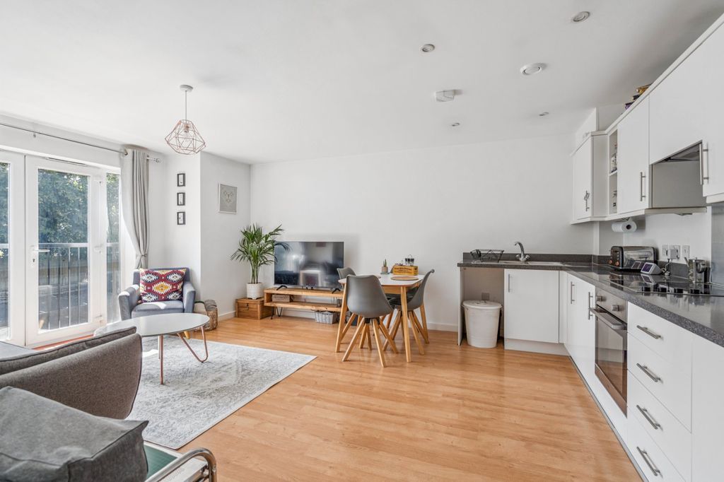 Property photo 3 of 15 Picture No. 12