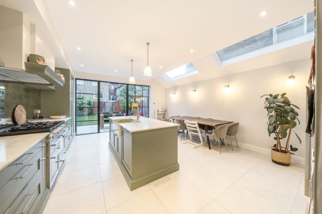 Property photo 1 of 18 Picture No. 08