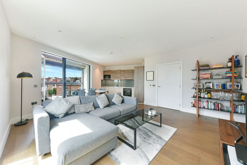 Property photo 2 of 9