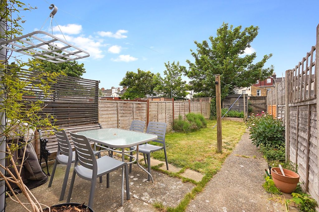 Property photo 2 of 13 3968896