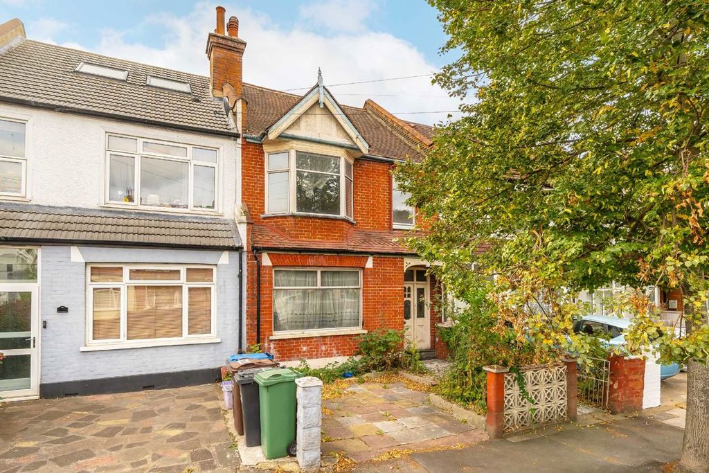 Property photo 1 of 8
