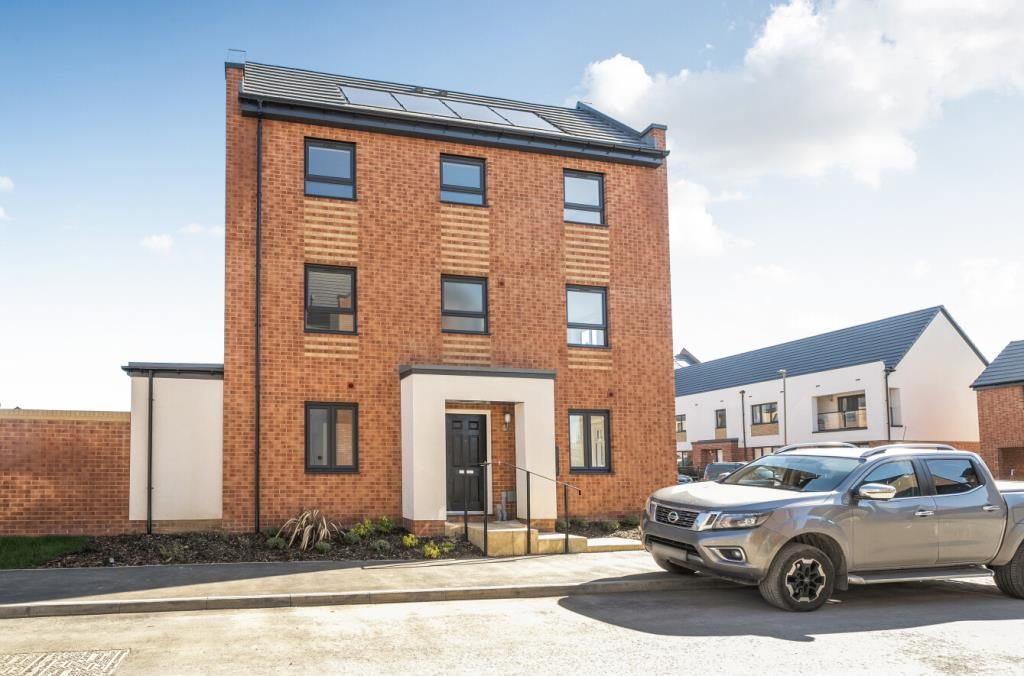 Property photo 1 of 18 Front