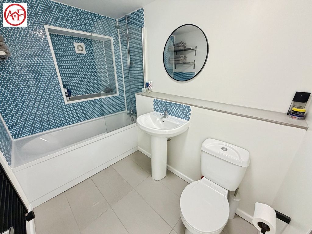 Property photo 3 of 24