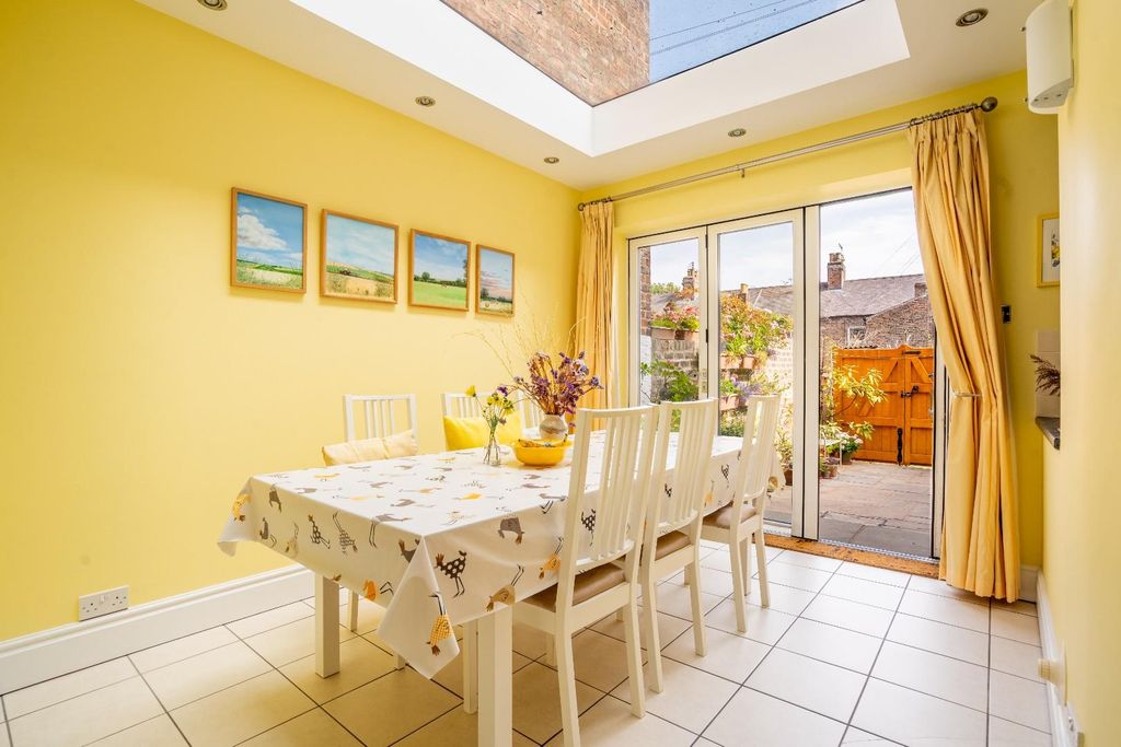 Property photo 2 of 20 Dining Room