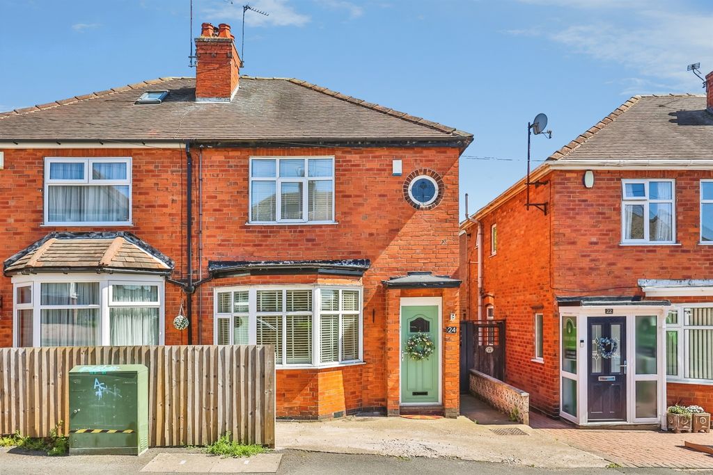 Property photo 2 of 37