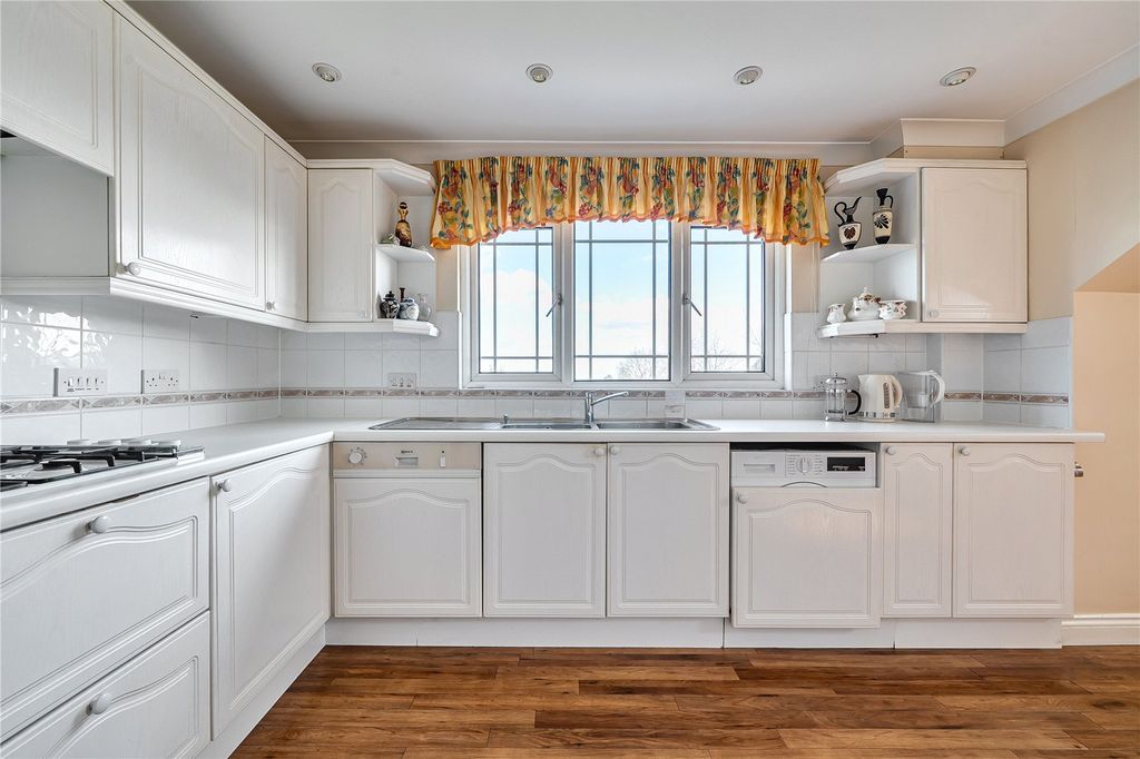 Additional image 14 of 3 bed flat for saleCulloden Road, Enfield EN2