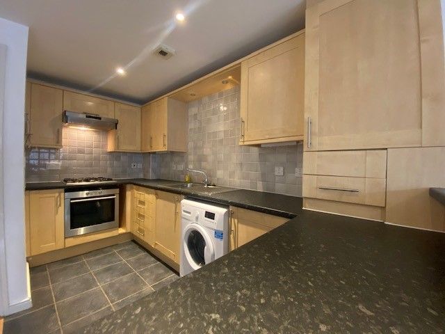 Property photo 2 of 8 Kitchen