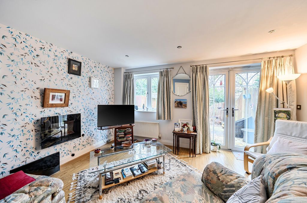 Property photo 3 of 15 1417015-23-699338...