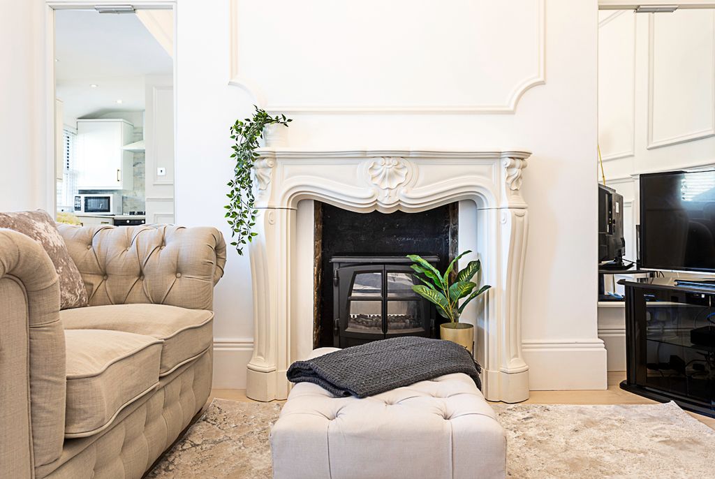 Property photo 2 of 24