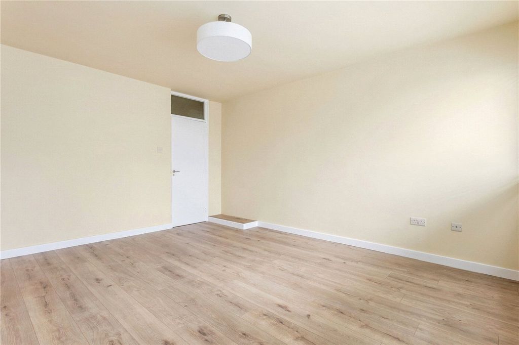 Property photo 2 of 11 Picture No. 20