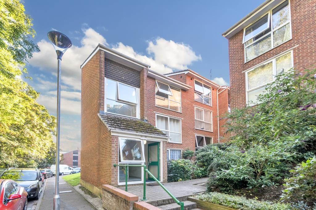 Property photo 1 of 10 Outside View