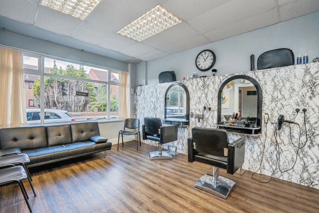 Property photo 2 of 23 Pbox-Img.Jpg