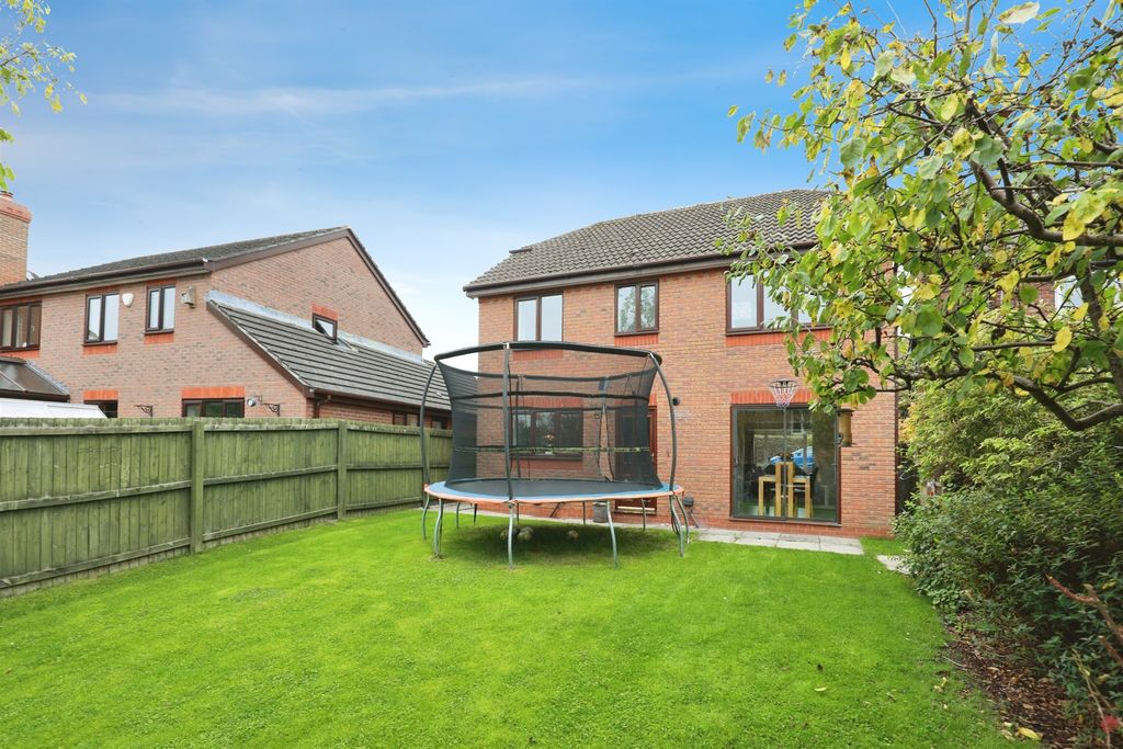 Property photo 2 of 17