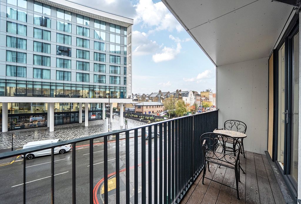 Property photo 2 of 10 1380618-12-6911Eb...