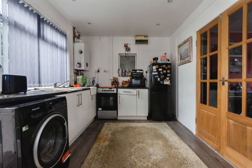 Property photo 3 of 21