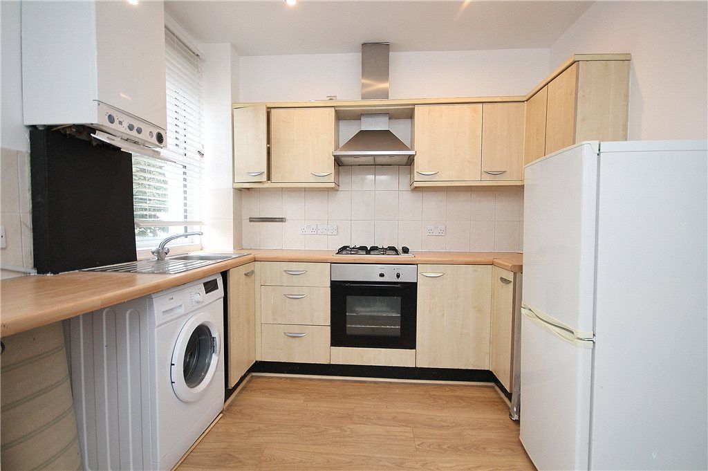 Property photo 3 of 8 Kitchen
