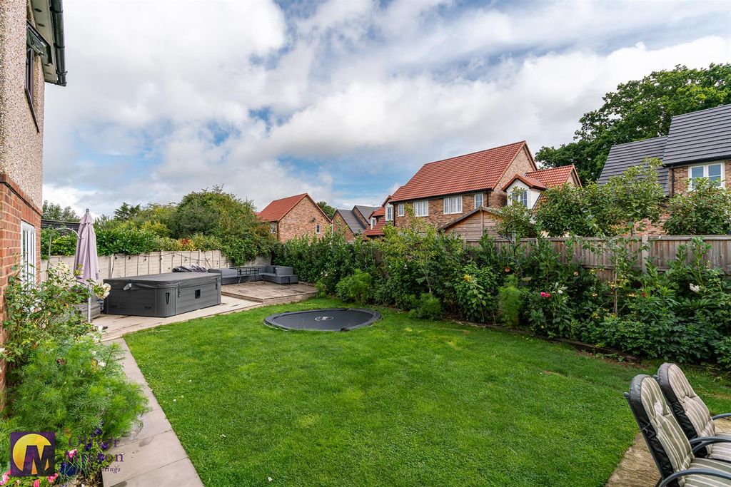 Property photo 3 of 27 External-4.Jpg
