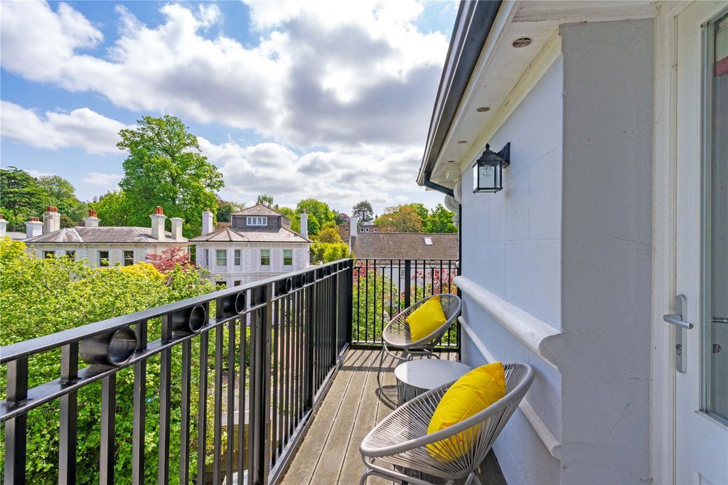 Property photo 2 of 14 Balcony