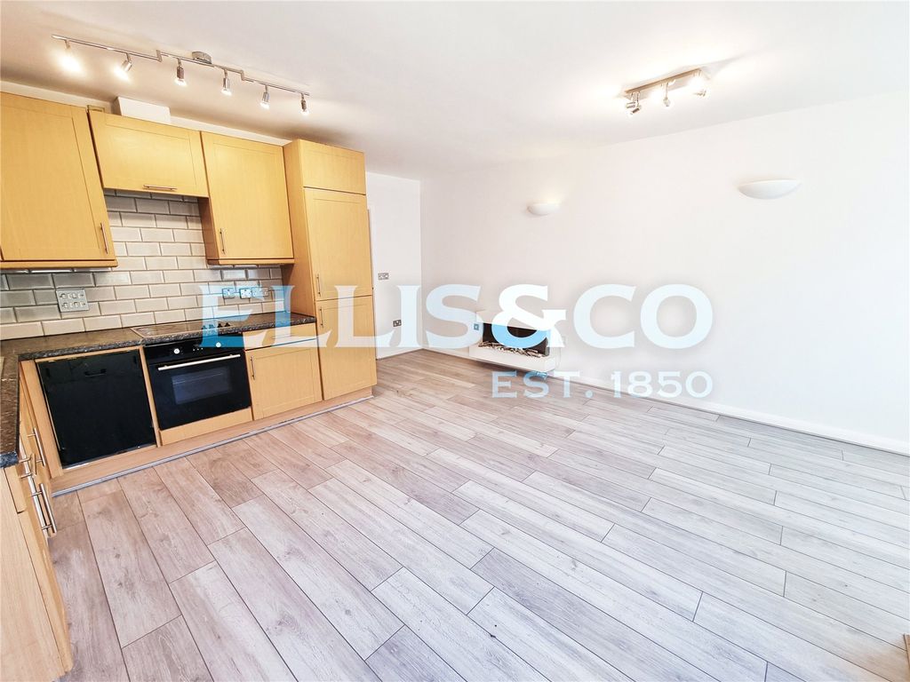 Property photo 2 of 12 Picture No. 06