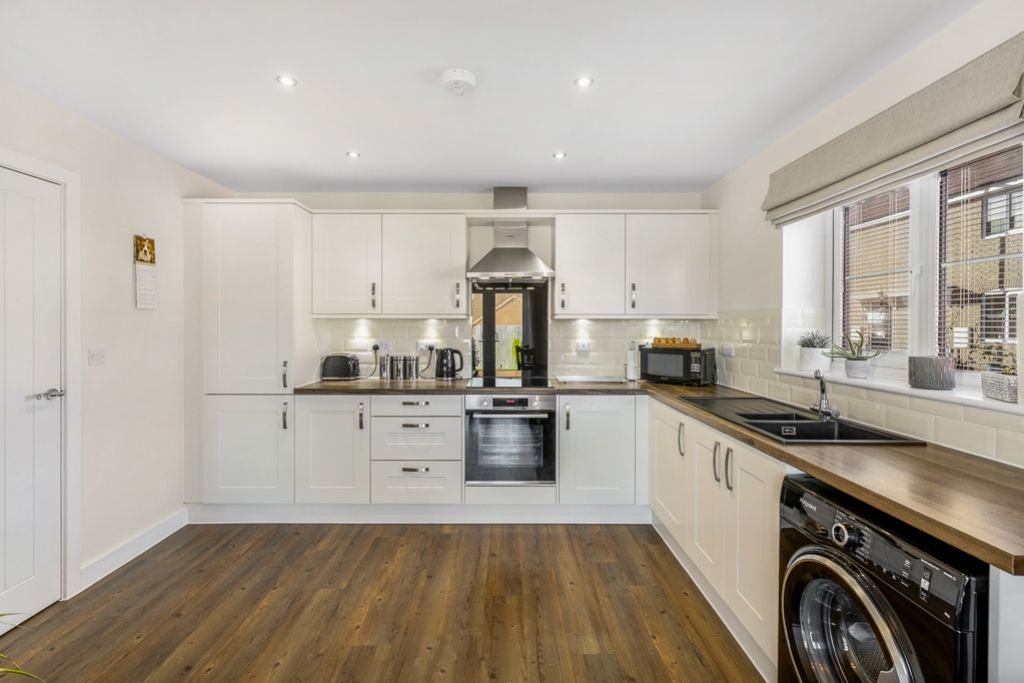 Property photo 2 of 25 72 Pheasant Street (Holbeach)-21