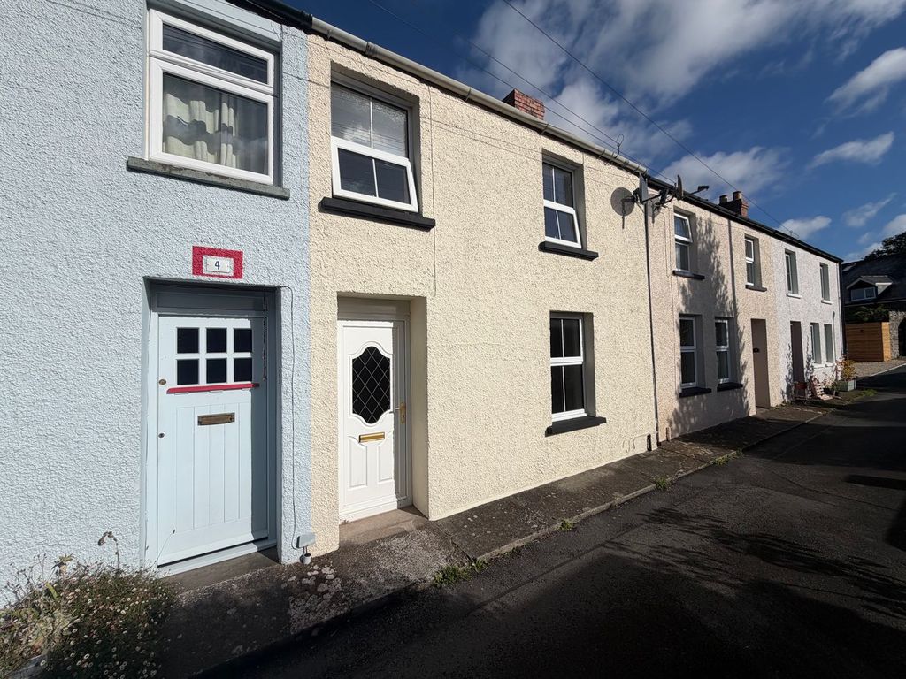 Property photo 1 of 12