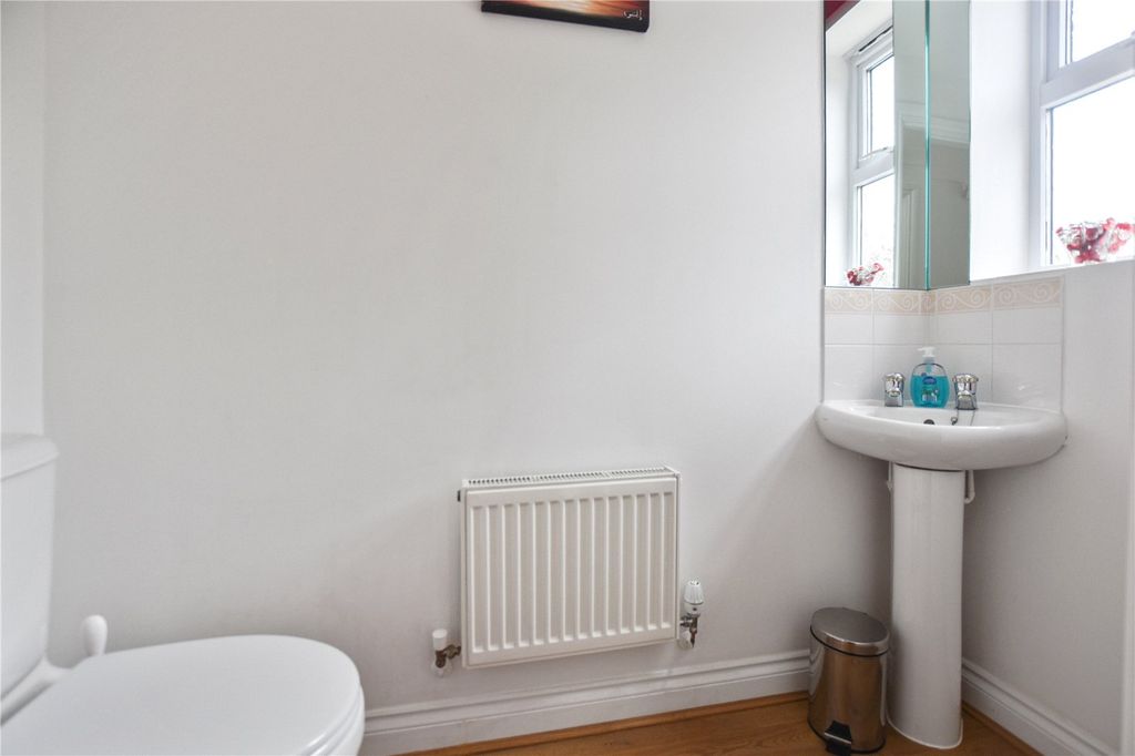 Property photo 3 of 20 WC