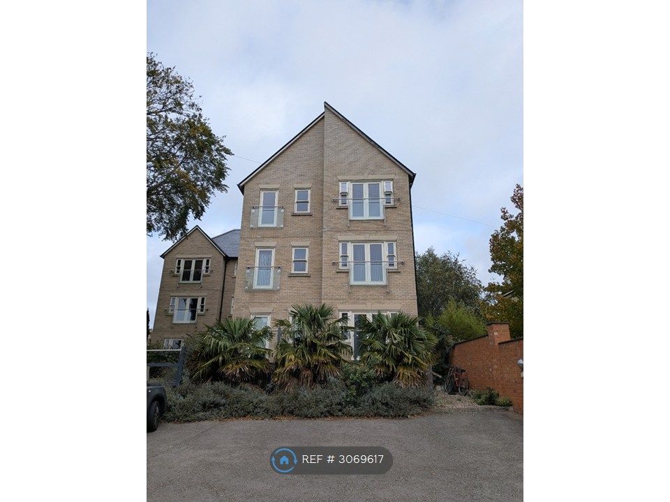 Property photo 3 of 27 Flat From Car Park