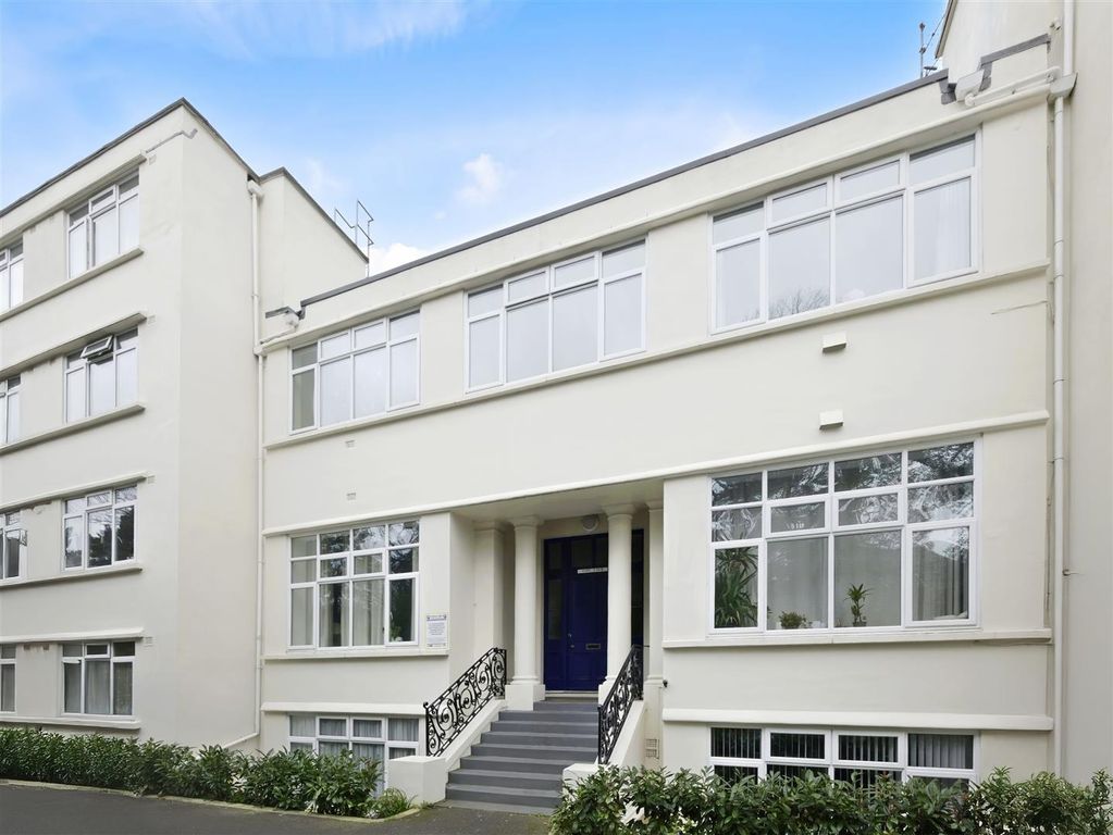 Property photo 3 of 25 Front Of Building