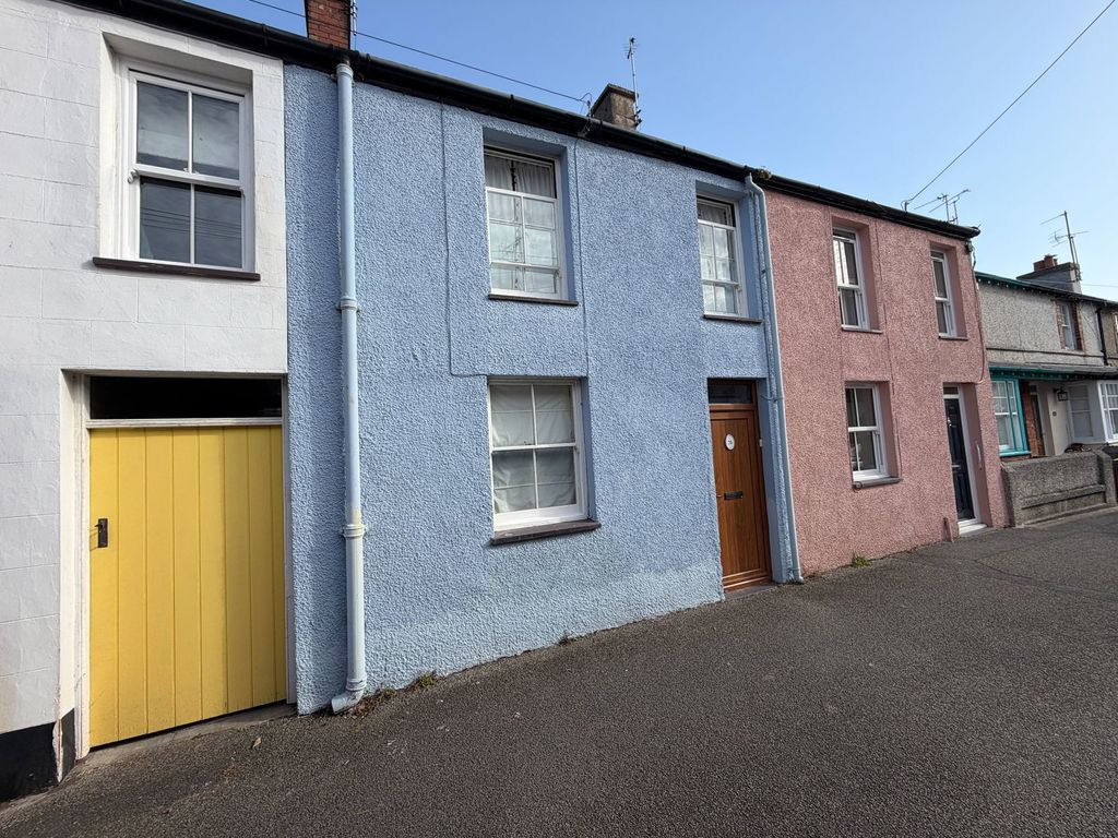 Property photo 1 of 12