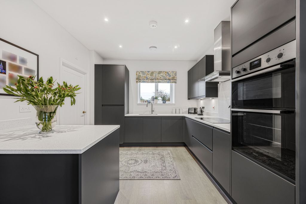 Property photo 3 of 24 Kitchen Dining Room