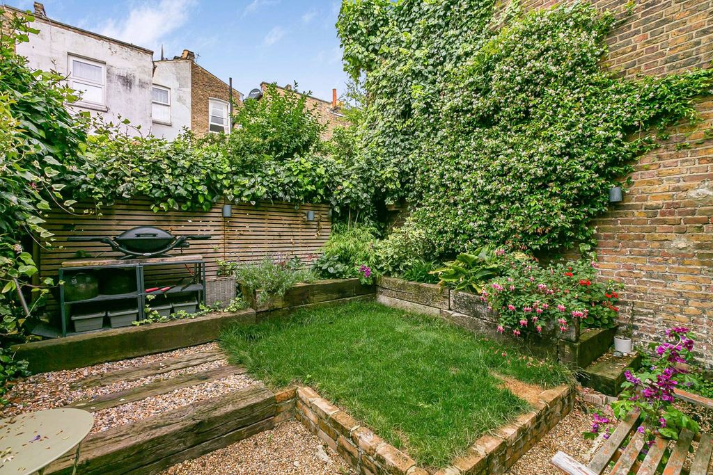 Property photo 3 of 17