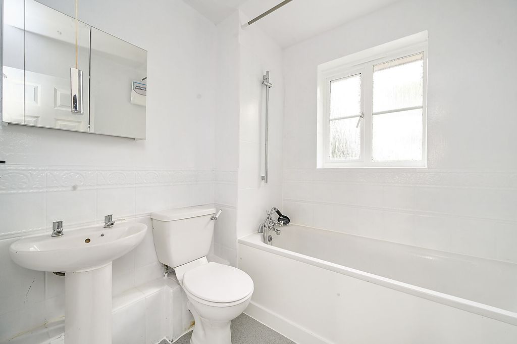 Property photo 2 of 3