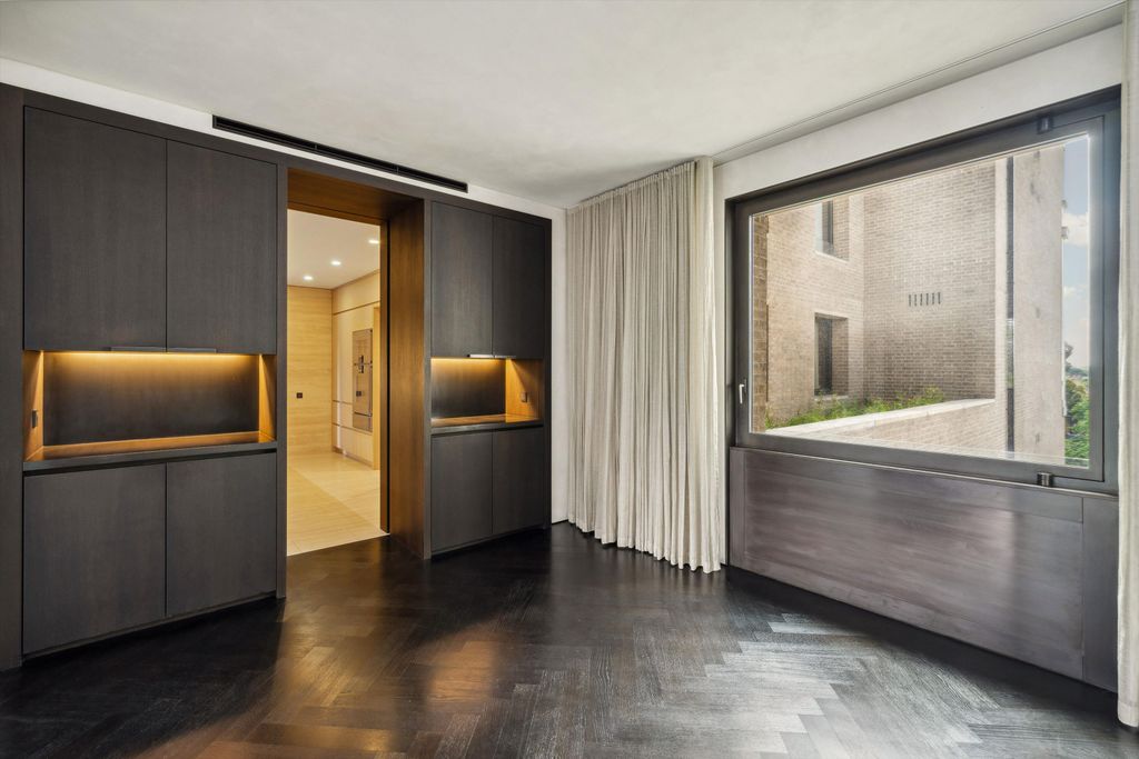 Property photo 3 of 18 Image