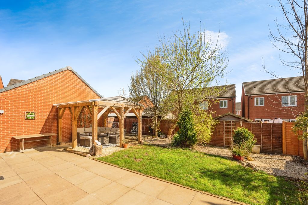 Property photo 2 of 11