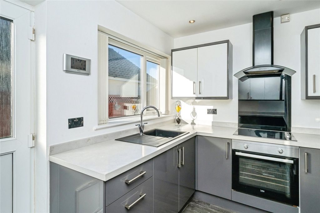 Property photo 3 of 21 Kitchen Diner