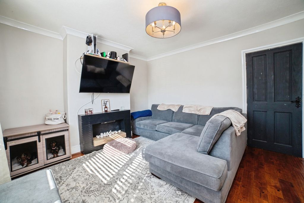 Property photo 3 of 20 Pbox-Img.Jpg