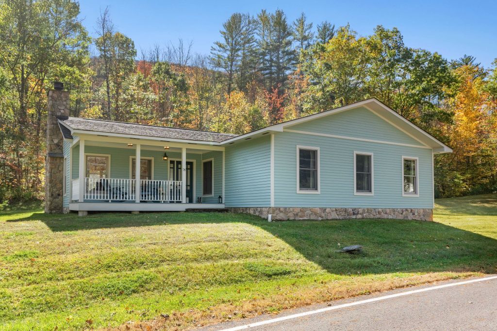 Property photo 1 of 4